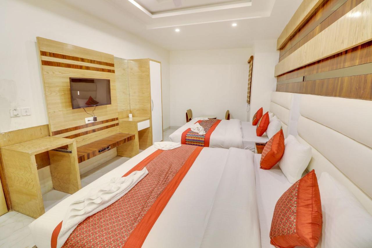 Hotel York Legacy -3 Minutes Walk From Railway Station 'the 5 Star Ambience' Newly Built New Delhi
